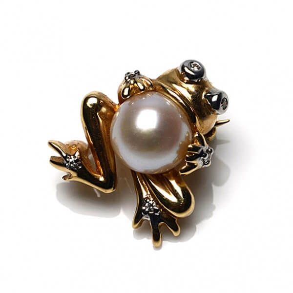 Delightfully whimsical Frog brooch