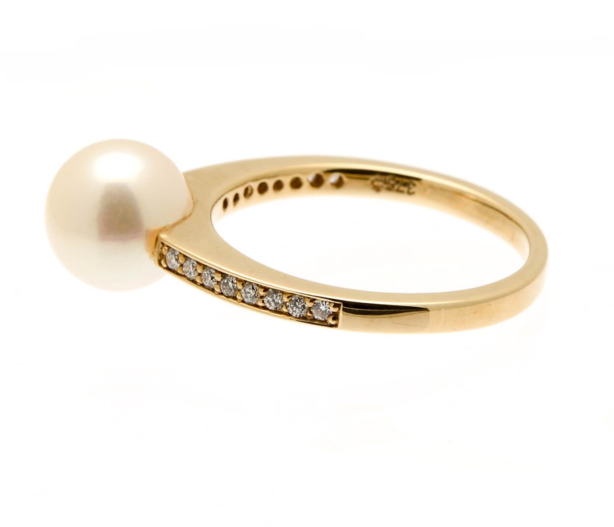 9ct Yellow Gold Freshwater Pearl And Diamond Contemporary Ring.