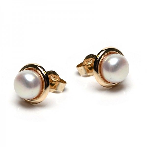 Simple 9ct freshwater pearl stud earrings