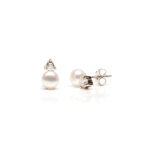  Cubic Zirconia & Freshwater Stud Earring | Silver