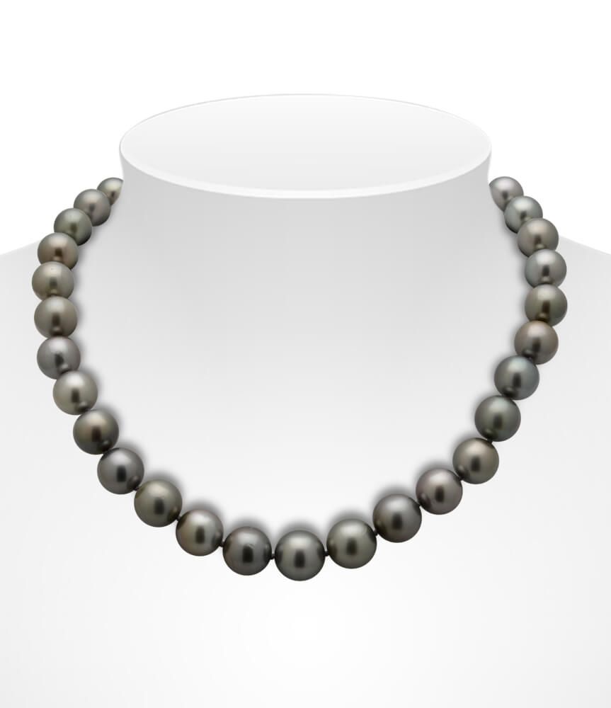 Tahitian Pearl Necklace On Bust
