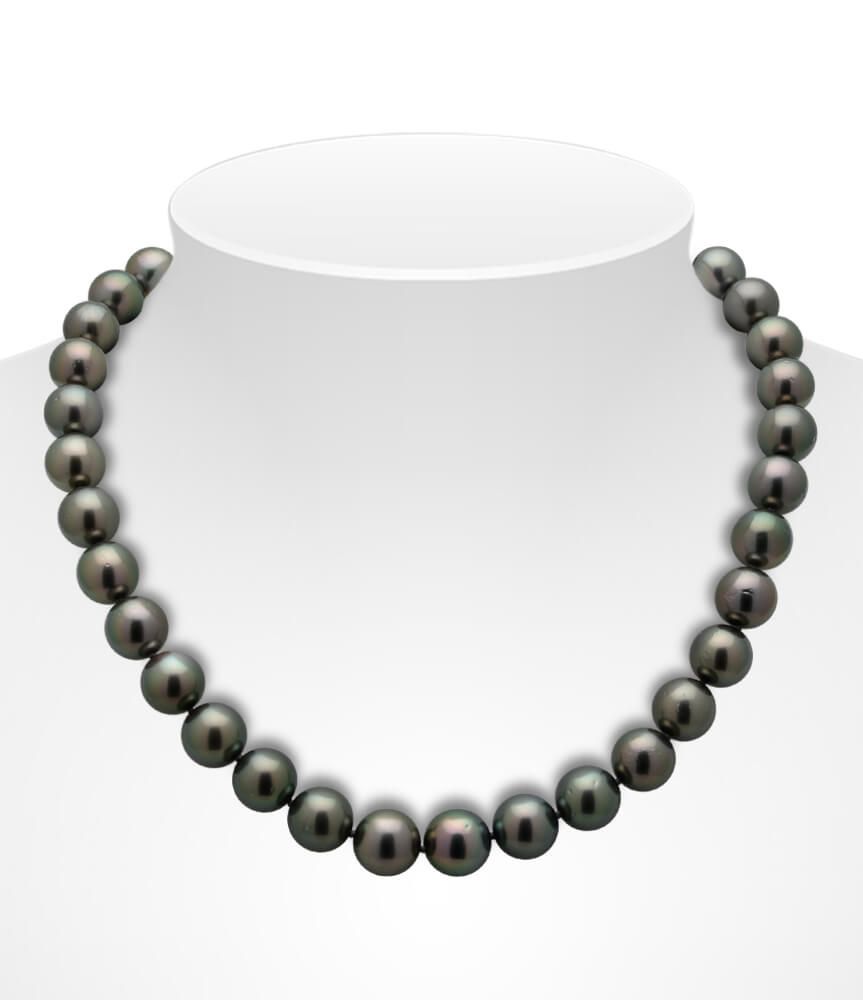 Tahitian Pearl Necklace On Bust