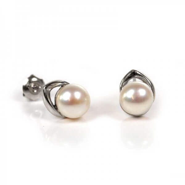 9ct white gold freshwater pearl earrings