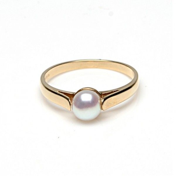 Yellow Gold Freshwater Pearl Ring 