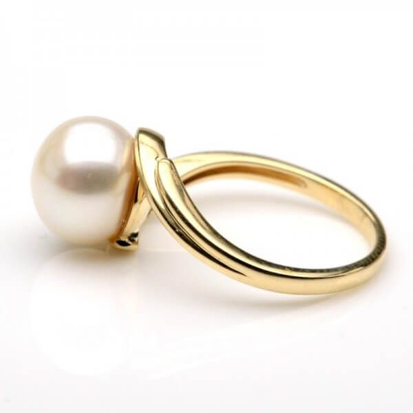 Yellow Gold Freshwater Button Pearl Ring