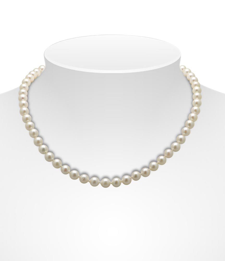Creamy Akoya Necklace On Bust