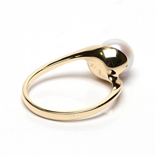 Yellow Gold Freshwater Pearl Ring
