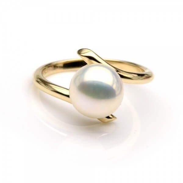 Yellow Gold Freshwater Button Pearl Ring